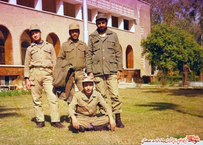 نفر اول ایستاده از چپ شهید سیدرضا ترابی