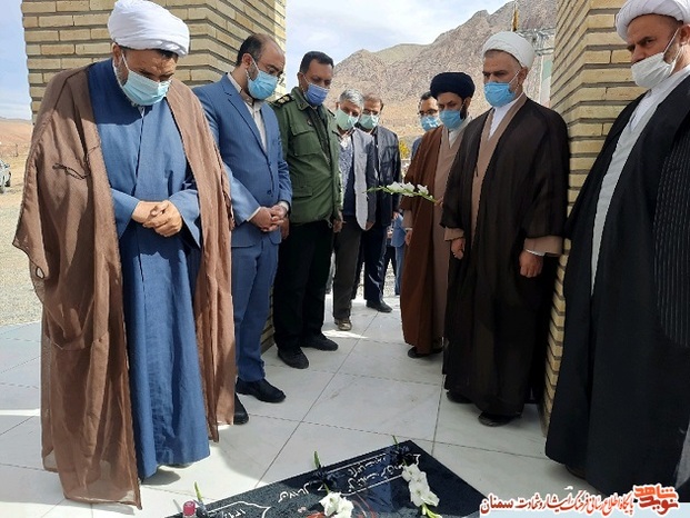 مراسم گلباران مرقد مطهر شهید گمنام- ۲۹ بهمن ۱۳۹۹ دانشگاه آزاد شهرستان مهدیشهر 