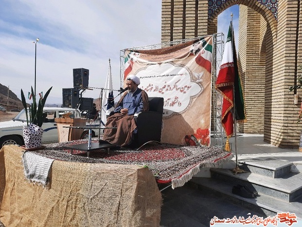 مراسم گلباران مرقد مطهر شهید گمنام- ۲۹ بهمن ۱۳۹۹ دانشگاه آزاد شهرستان مهدیشهر 