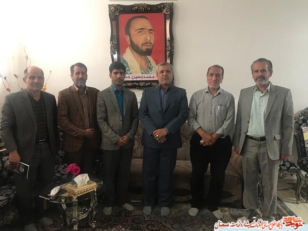 دیدار فرماندار و رئیس بنیاد شهید سمنان با خانواده معزز شهید مدافع حرم محمدحسین حمزه- بیست و نهم فروردین ۱۴۰۰ سمنان
