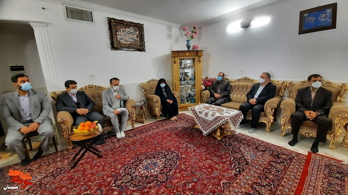 دیدار مسئولان با مادر گرامی شهید والامقام حسن خیرآبادی - بیست و دوم اسفند ۱۴۰۰ روستای خیرآباد سمنان