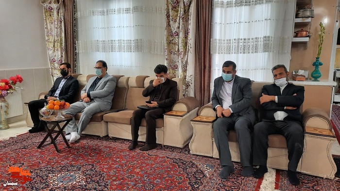 دیدار مسئولان با مادر گرامی شهید والامقام حسن خیرآبادی - بیست و دوم اسفند ۱۴۰۰ روستای خیرآباد سمنان