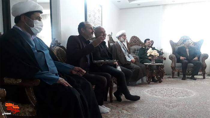 دیدار مسئولان استان سمنان با خانواده معزز روحانی شهید سیدمهدی احمدپناهی - پنجم اردیبهشت ماه ۱۴۰۰ شهرستان سمنان