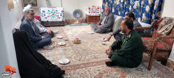 دیدار مسئولان دامغانی با خانواده معزز شهید والامقام غلامحسین سفیدیان- بیست و پنجم خردادماه ۱۴۰۱ روستای دیباج دامغان