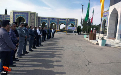 گلباران و عطرافشانی قبور مطهر شهدای شهرستان دامغان به مناسبت هفته کار و کارگر- هفتم اردیبهشتماه ۱۴۰۲ گلزار شهدای فردوس رضا